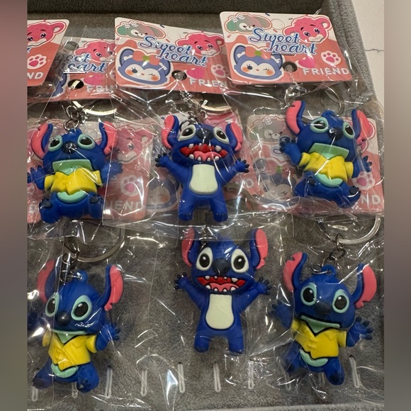 Bundle 12 Character Key Chains NIP - Picture 4 of 5